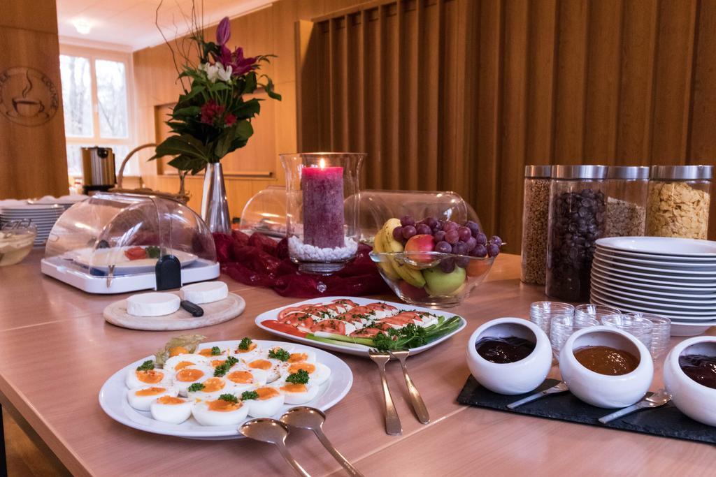 Seminarhaus Europaeische Akademie Bed & Breakfast วาเริน ภายนอก รูปภาพ